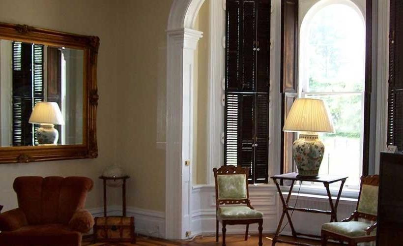 ユースホステル Heritage House Suites