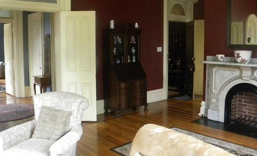 ユースホステル Heritage House Suites