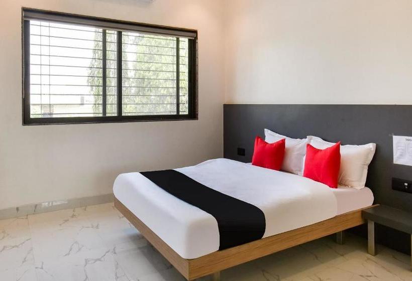 Vaccinated Staff - Capital O 71866 Hotel Ansh