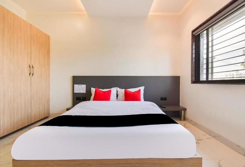 Vaccinated Staff - Capital O 71866 Hotel Ansh