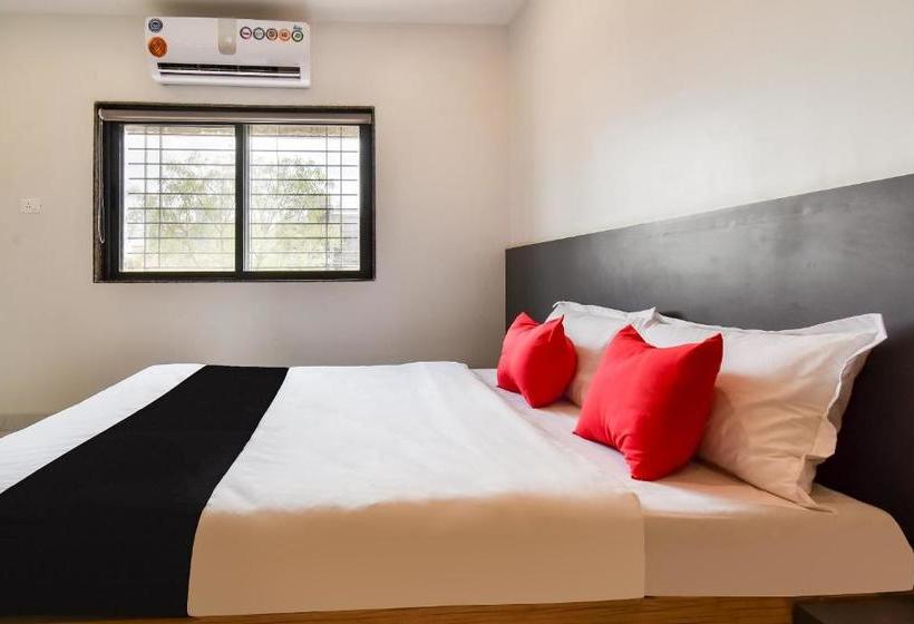 Vaccinated Staff - Capital O 71866 Hotel Ansh