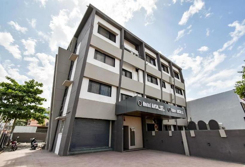 Vaccinated Staff - Capital O 71866 Hotel Ansh