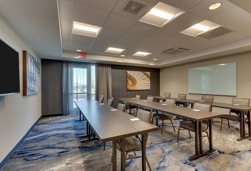 ホテル Fairfield Inn & Suites Warsaw