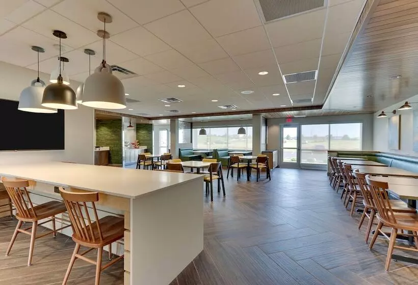 هتل Fairfield Inn & Suites Warsaw