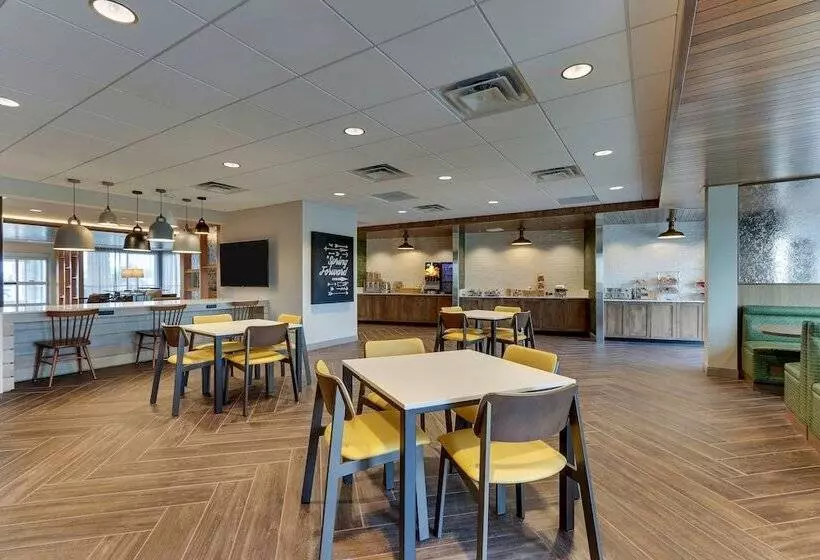 هتل Fairfield Inn & Suites Warsaw