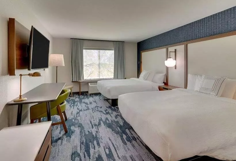 هتل Fairfield Inn & Suites Warsaw