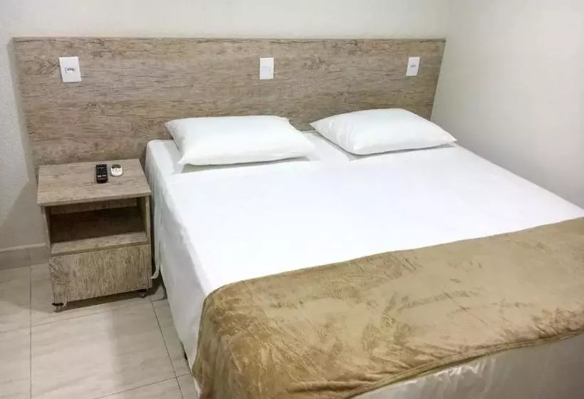 Hotelli Pousada Della Nonna