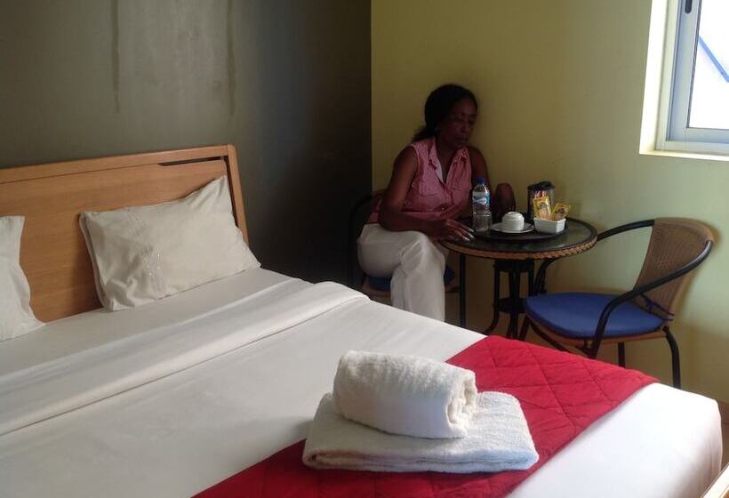 בית מלון כפרי Maputo Residence Inn