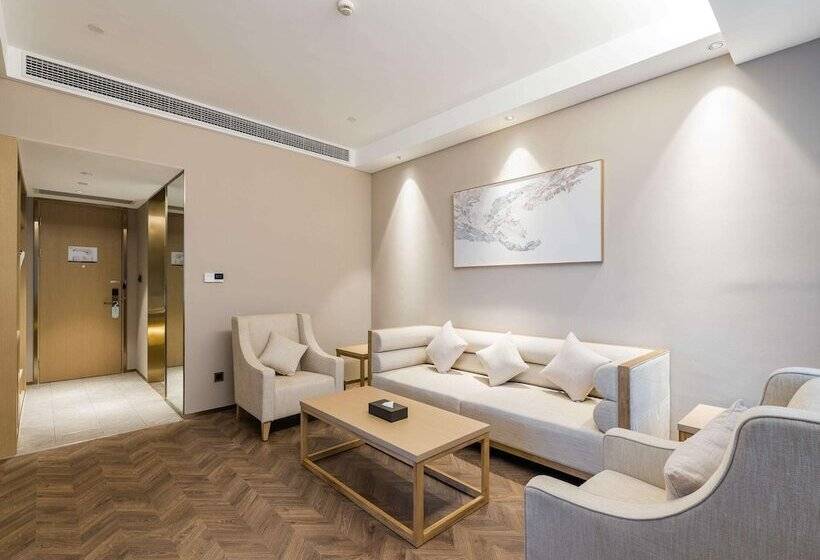 Отель Mercure Changzhou Jintan