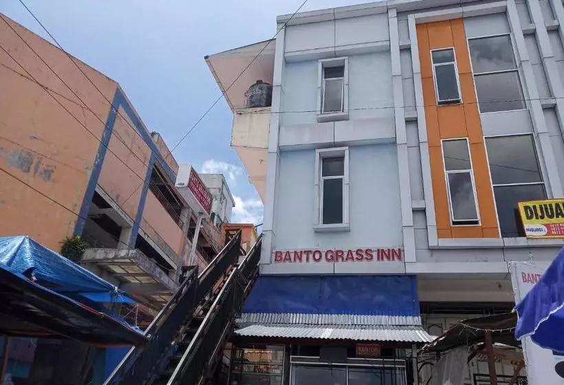 ホテル Oyo 3412 Penginapan Banto Grass Inn