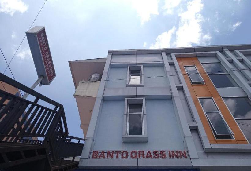 Отель Oyo 3412 Penginapan Banto Grass Inn