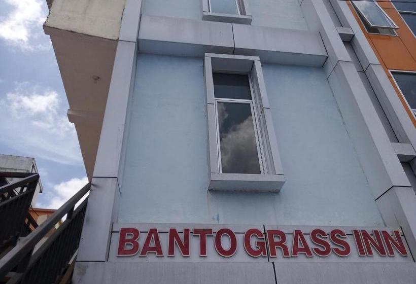 Отель Oyo 3412 Penginapan Banto Grass Inn