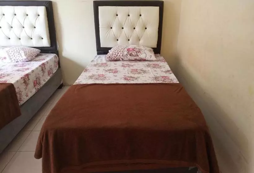 ホテル Oyo 3412 Penginapan Banto Grass Inn