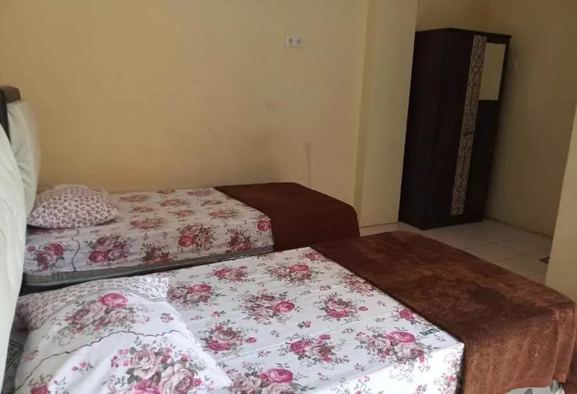 ホテル Oyo 3412 Penginapan Banto Grass Inn