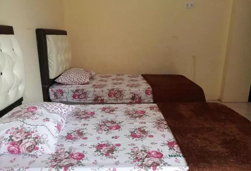 ホテル Oyo 3412 Penginapan Banto Grass Inn