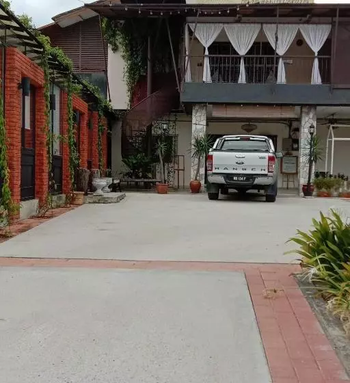 ホテル Spot On 90064 Bgh Hostel Lama