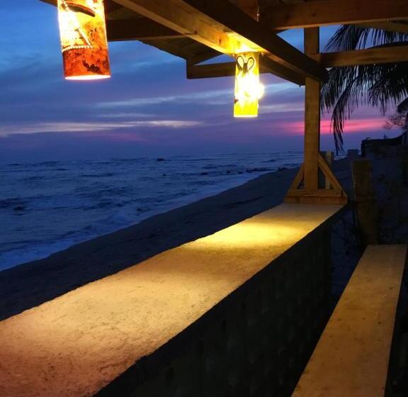 הוסטל Casa Garrobo