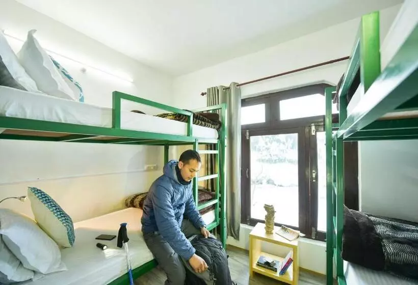 Retkeilymaja Zostel Barot