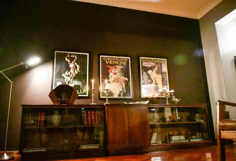 Bed and Breakfast The White House