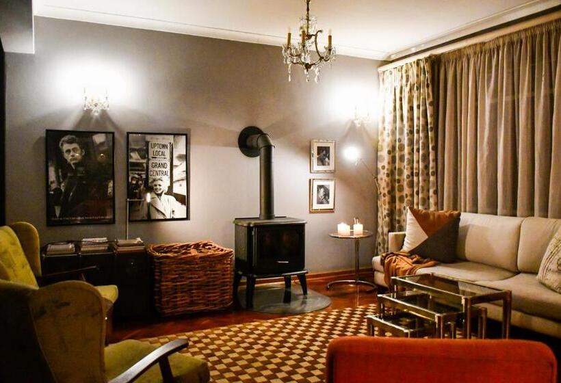 Bed and Breakfast The White House