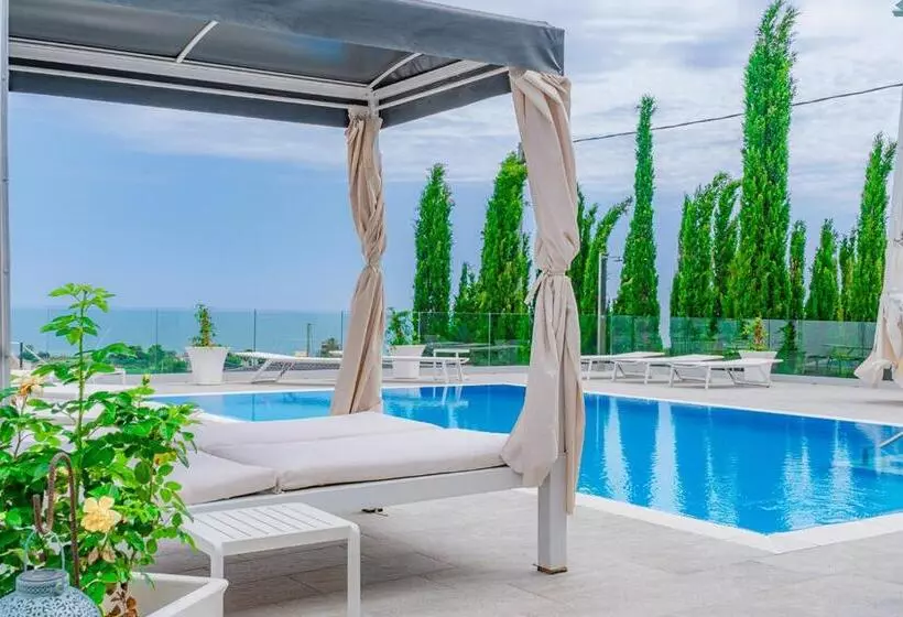 ベッドアンドブレックファースト Villa La Perla