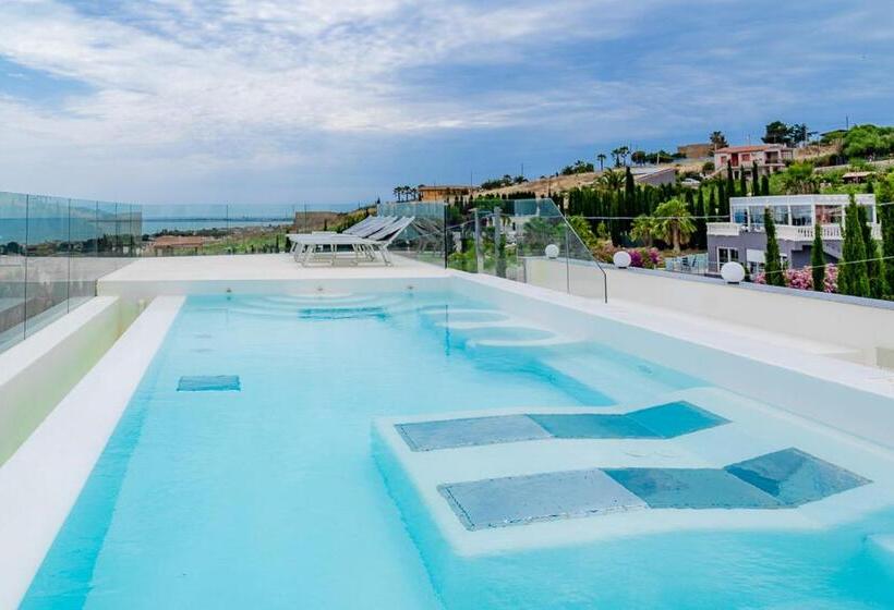 مبيت وإفطار Villa La Perla