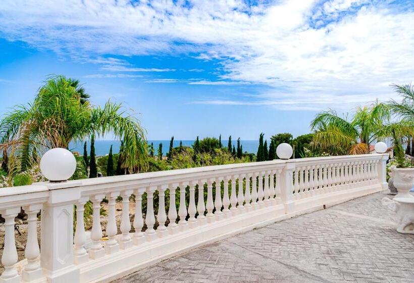 مبيت وإفطار Villa La Perla