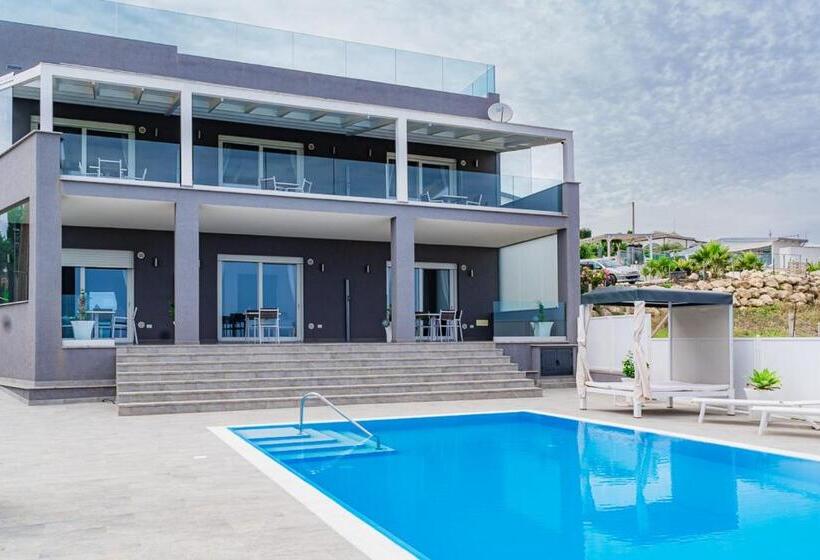 مبيت وإفطار Villa La Perla