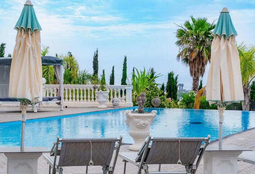 مبيت وإفطار Villa La Perla