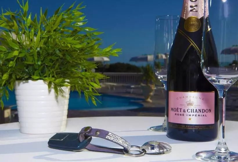 ベッドアンドブレックファースト Villa La Perla