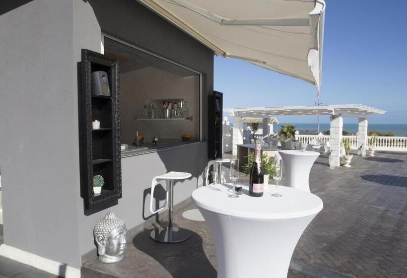 مبيت وإفطار Villa La Perla