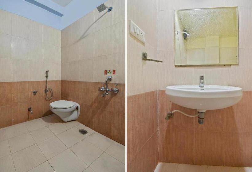 فندق Spot On 69290 Royal Green Farm