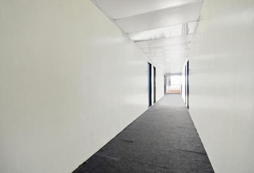 فندق Spot On 69290 Royal Green Farm