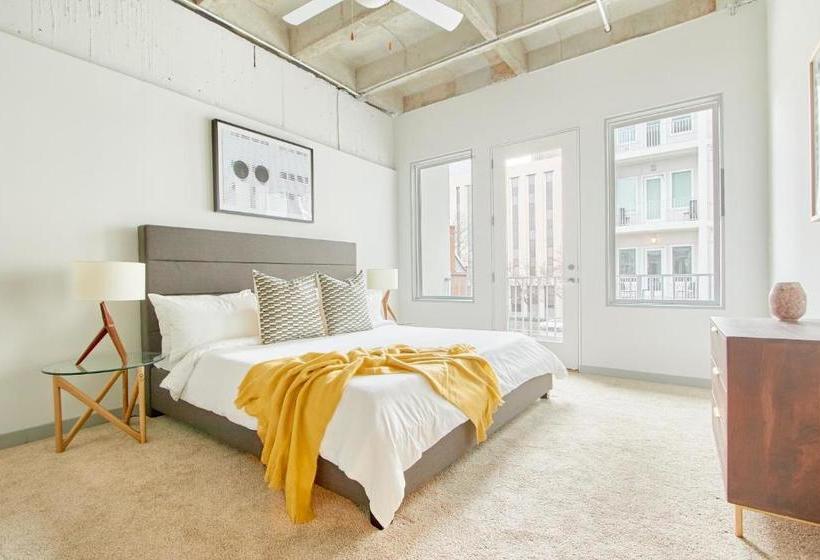 Sonder At 549 Peachtree