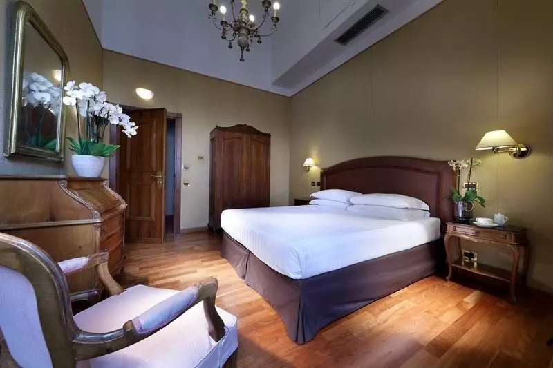 هتل Della Torre Argentina