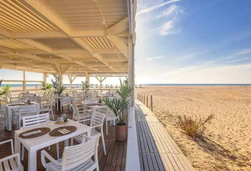 Отель Zahara Resorts & Villas