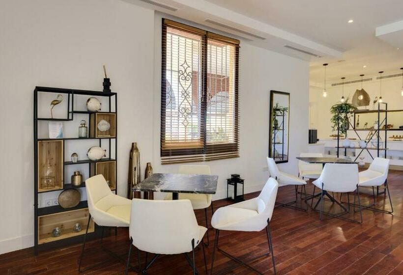 Hotel Zahara Resorts & Villas