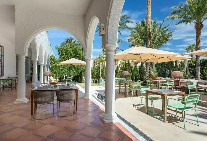 Отель Zahara Resorts & Villas