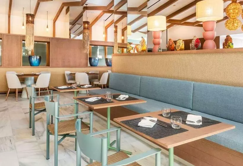 Отель Zahara Resorts & Villas