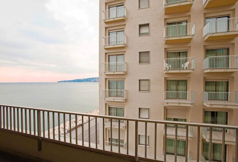 هتل Royal Continental