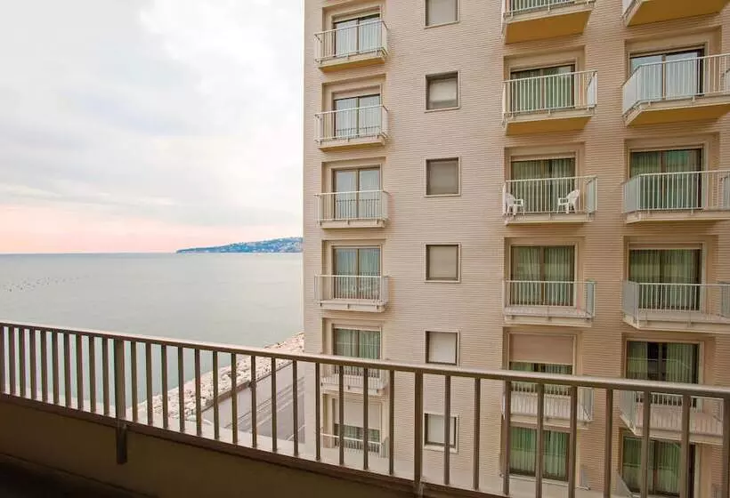 هتل Royal Continental