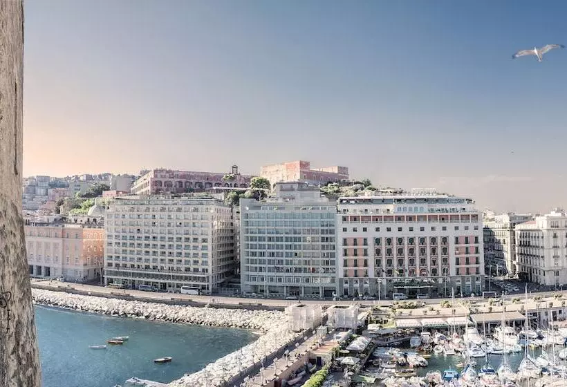 هتل Royal Continental