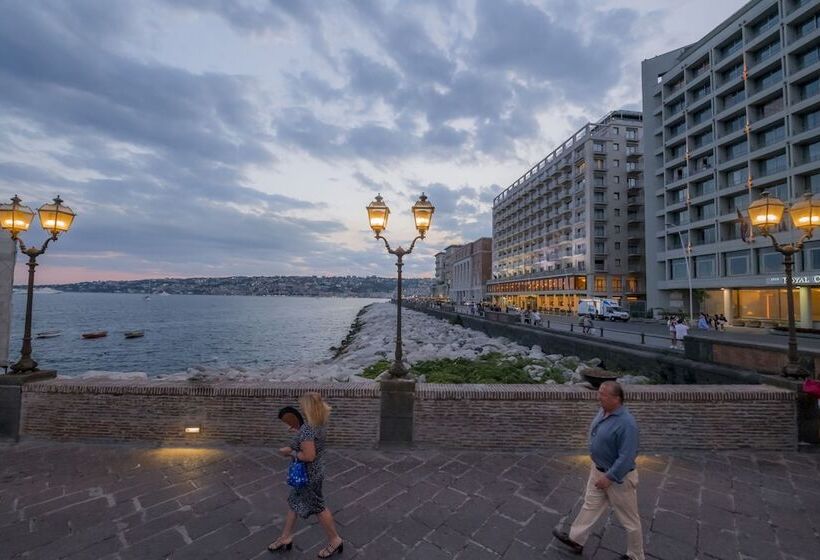 هتل Royal Continental