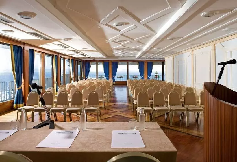 هتل Royal Continental