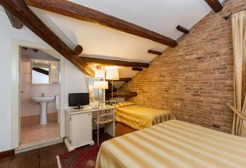 هتل Villa Casanova