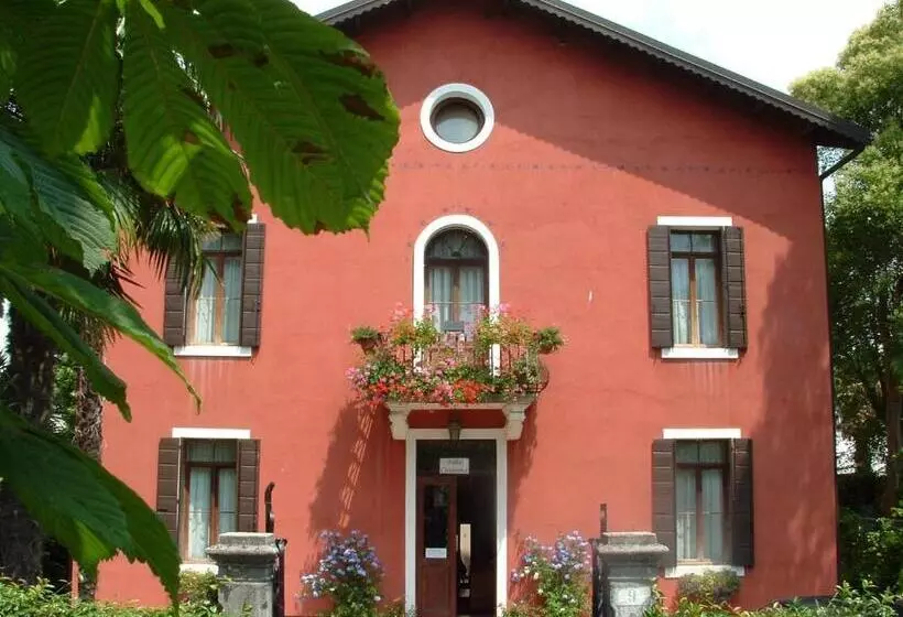 هتل Villa Casanova