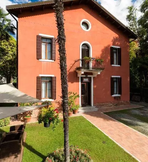 هتل Villa Casanova