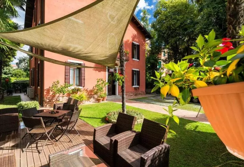 هتل Villa Casanova