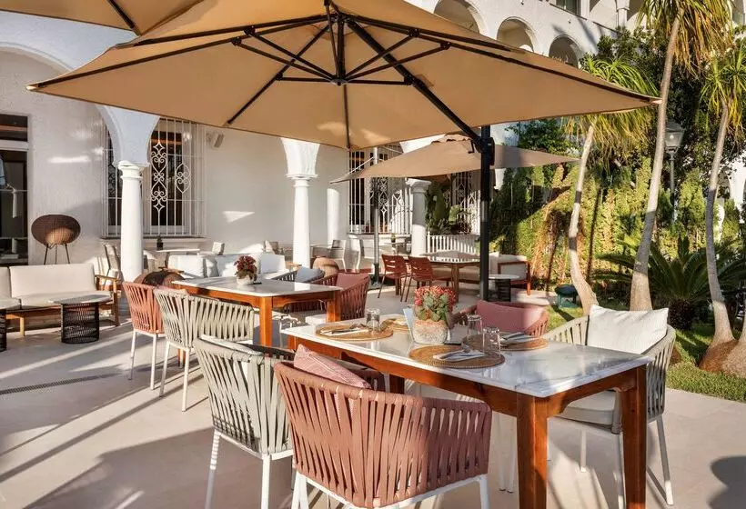 Отель Zahara Resorts & Villas