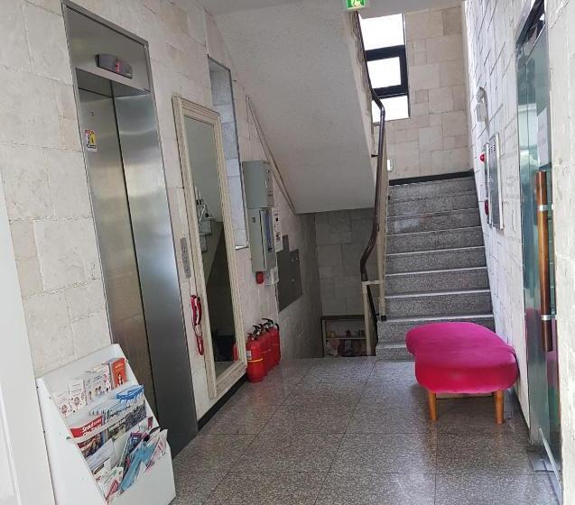 Hostel Stay Now Jongnofortune Hostel